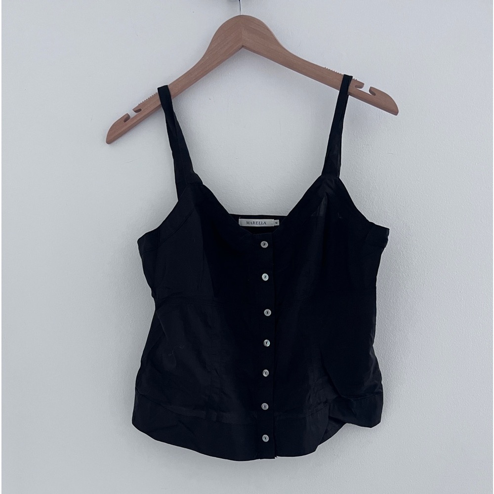 Marella basic basic bottom up black crop top
Size large